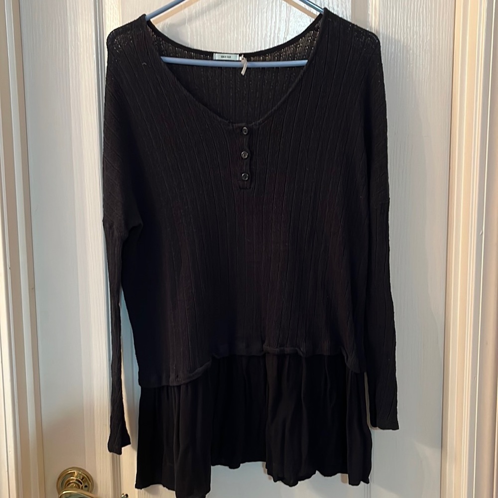 Black long sleeve sweater Tunic from urban outfitters. GUC